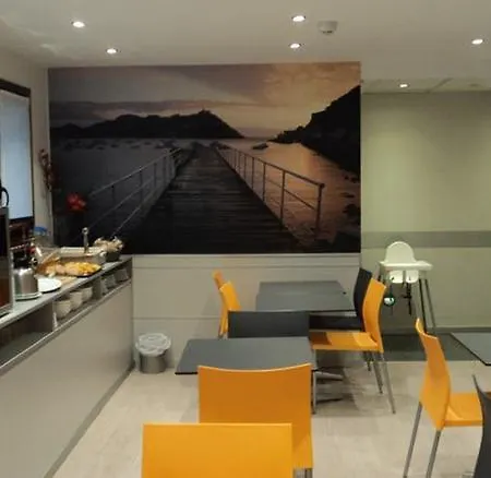 & Suites Arrizul Gros San Sebastian