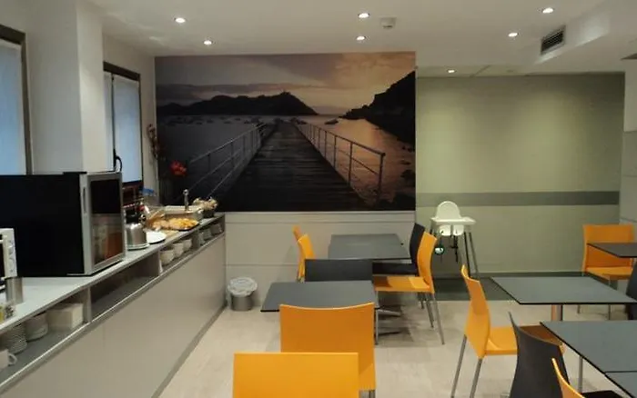 & Suites Arrizul Gros San Sebastian