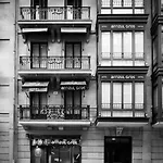 & Suites Arrizul Gros San Sebastián