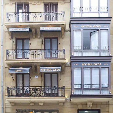 Szálloda & Suites Arrizul Gros *