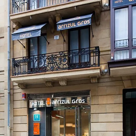 & Suites Arrizul Gros Szálloda *