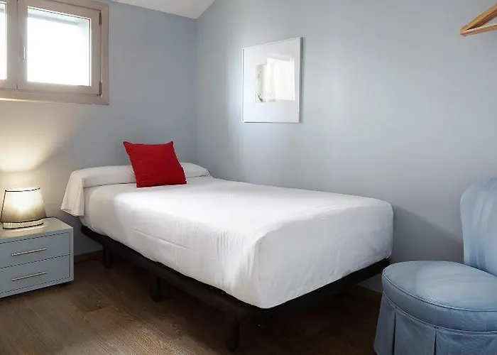 & Suites Arrizul Gros فندق *